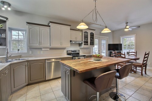 Cuisine - 82 Rue Goudreau, Magog, QC - Indoor Photo Showing Kitchen With Double Sink
