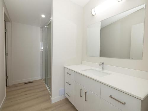 838 Weiler Boulevard, Thunder Bay, ON - Indoor Photo Showing Bathroom