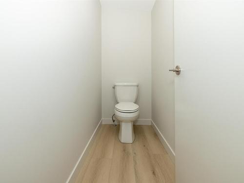 838 Weiler Boulevard, Thunder Bay, ON - Indoor Photo Showing Bathroom
