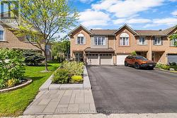 124 MACASSA CIRCLE  Ottawa, ON K2T 1J9