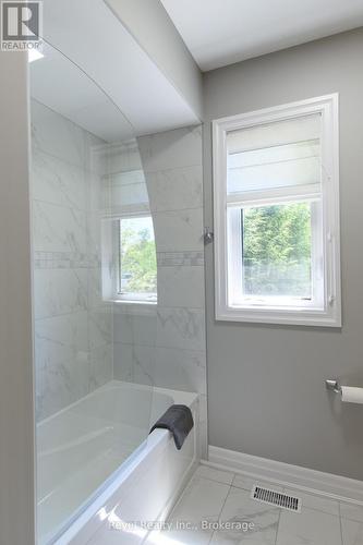 31 Natures Trail, Wasaga Beach, ON - Indoor Photo Showing Bathroom