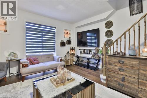 7214 Triumph Lane, Mississauga, ON - Indoor Photo Showing Living Room