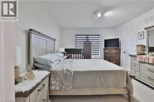 7214 Triumph Lane, Mississauga, ON - Indoor Photo Showing Bedroom