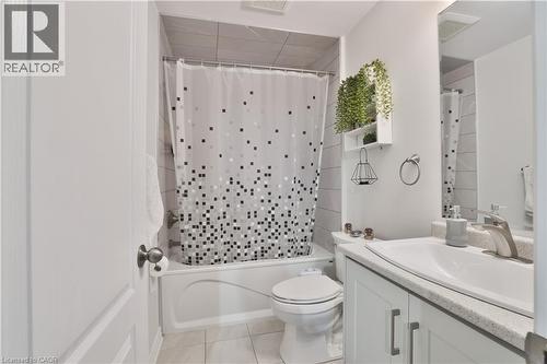 7214 Triumph Lane, Mississauga, ON - Indoor Photo Showing Bathroom