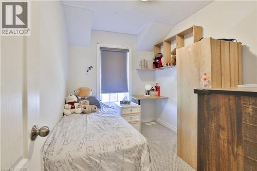 7214 Triumph Lane, Mississauga, ON - Indoor Photo Showing Bedroom