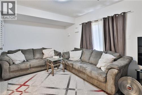 7214 Triumph Lane, Mississauga, ON - Indoor Photo Showing Living Room