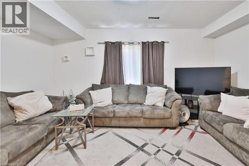 7214 Triumph Lane, Mississauga, ON - Indoor Photo Showing Living Room