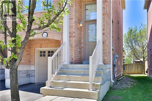7214 Triumph Lane, Mississauga, ON - Outdoor