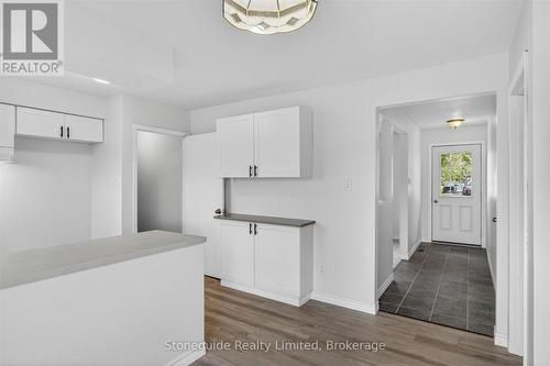 667 Skyline Road, Selwyn, ON - Indoor Photo Showing Other Room