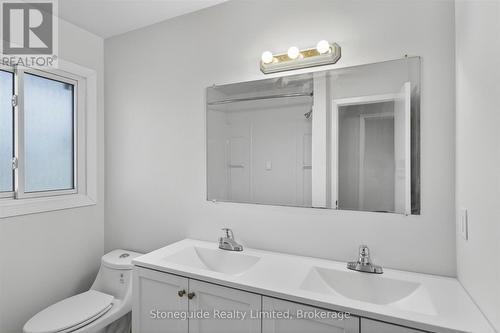 667 Skyline Road, Selwyn, ON - Indoor Photo Showing Bathroom