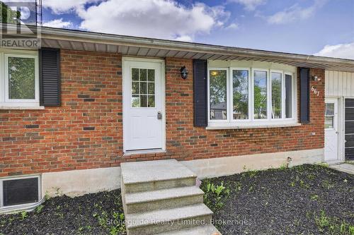 667 Skyline Road, Selwyn, ON - Outdoor With Exterior