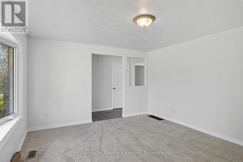 667 Skyline Road, Selwyn, ON - Indoor Photo Showing Other Room