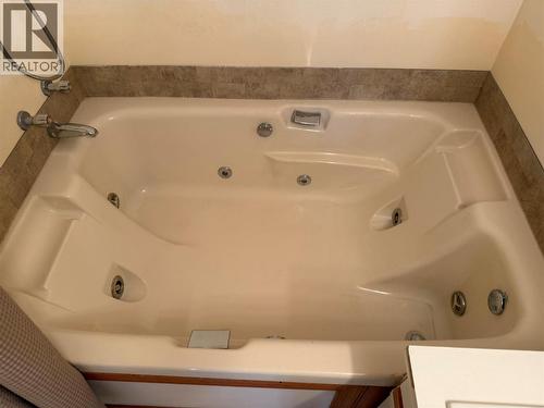Ensuite Tub - 8164 North Fork Road, Grand Forks, BC 