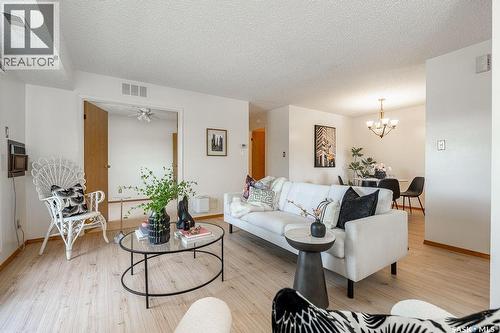 507 603 Lenore Drive, Saskatoon, SK - Indoor Photo Showing Living Room