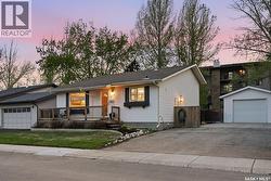 171 Coldspring CRESCENT  Saskatoon, SK S7J 3M3