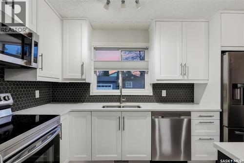 171 Coldspring Crescent, Saskatoon, SK - Indoor Photo Showing Kitchen With Stainless Steel Kitchen With Double Sink