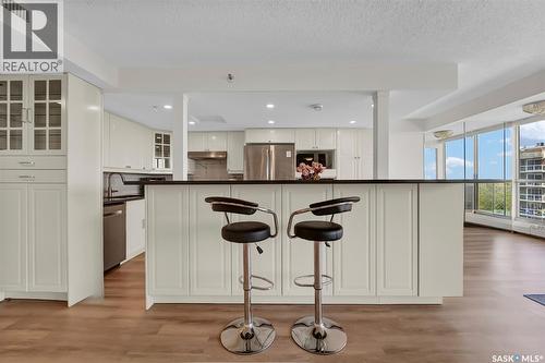 2001 315 5Th Avenue N, Saskatoon, SK - Indoor Photo Showing Kitchen With Upgraded Kitchen