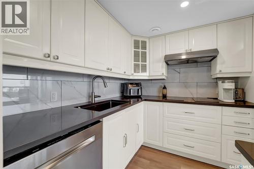 2001 315 5Th Avenue N, Saskatoon, SK - Indoor Photo Showing Kitchen With Upgraded Kitchen