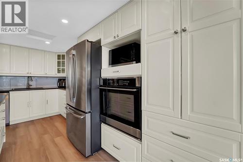 2001 315 5Th Avenue N, Saskatoon, SK - Indoor Photo Showing Kitchen
