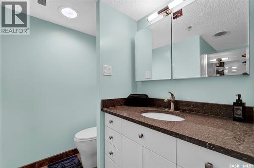 2001 315 5Th Avenue N, Saskatoon, SK - Indoor Photo Showing Bathroom