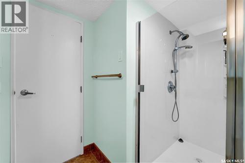 2001 315 5Th Avenue N, Saskatoon, SK - Indoor Photo Showing Bathroom