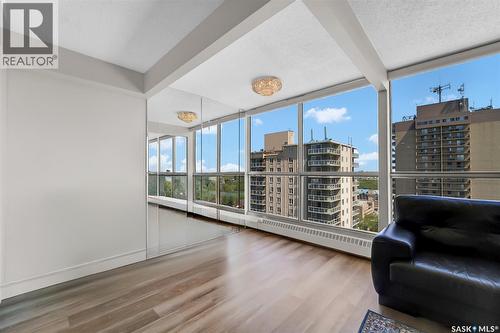 2001 315 5Th Avenue N, Saskatoon, SK - Indoor