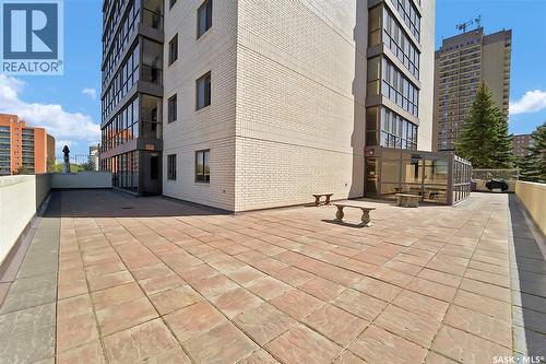 2001 315 5Th Avenue N, Saskatoon, SK - Outdoor