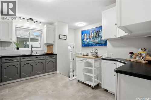 14 Edenwold Crescent, Regina, SK - Indoor Photo Showing Kitchen