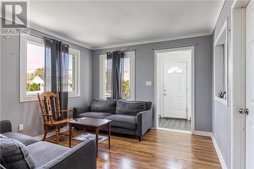 393 St.George Street, Sudbury, ON - Indoor Photo Showing Living Room