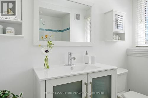 314 Hess Street S, Hamilton, ON - Indoor Photo Showing Bathroom