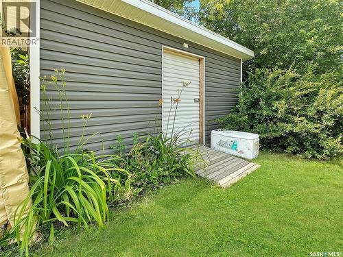 406 Wexford Street, Balcarres, SK - Outdoor