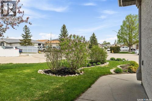 8628 Thurston Crescent, Regina, SK - Outdoor