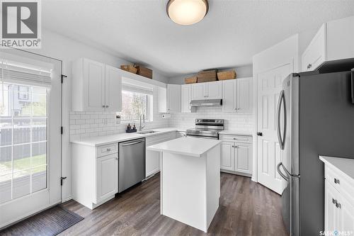 8628 Thurston Crescent, Regina, SK - Indoor Photo Showing Kitchen With Upgraded Kitchen
