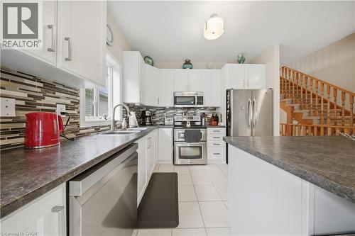 832 O'Reilly Crescent, Shelburne, ON - Indoor Photo Showing Kitchen With Upgraded Kitchen
