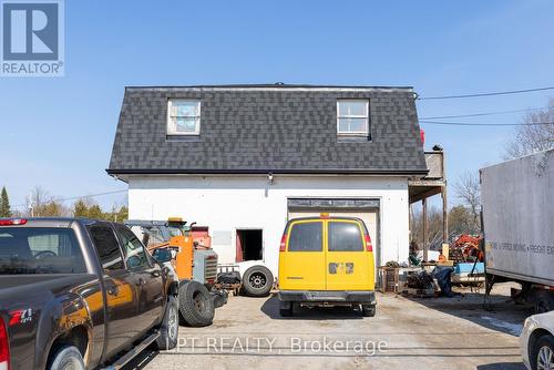 22985 Lakeridge Road, Brock, ON - Outdoor