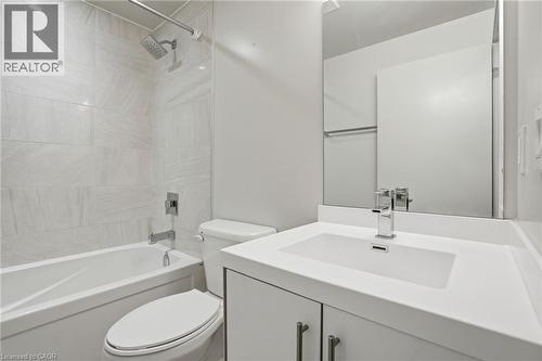 2087 Fairview Street Unit# 1310, Burlington, ON - Indoor Photo Showing Bathroom