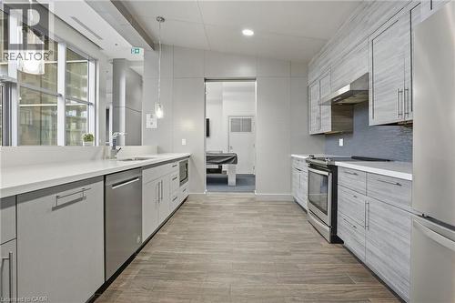 2087 Fairview Street Unit# 1310, Burlington, ON - Indoor Photo Showing Kitchen With Stainless Steel Kitchen With Upgraded Kitchen