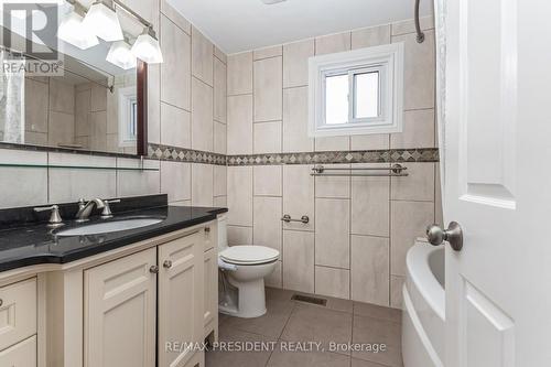 19 Copeland Road, Brampton, ON - Indoor Photo Showing Bathroom