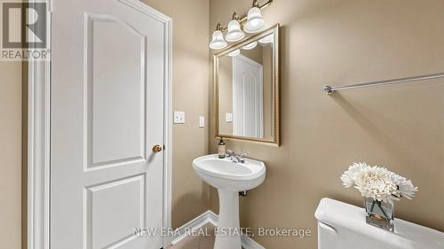1206 Lindenrock Drive, Oakville, ON - Indoor Photo Showing Bathroom