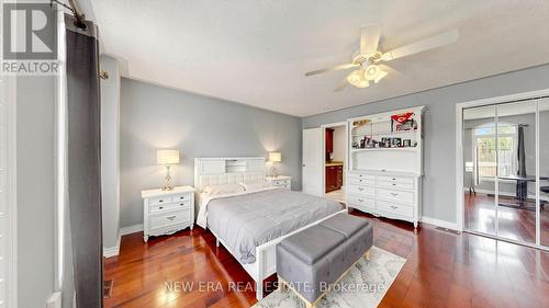 1206 Lindenrock Drive, Oakville, ON - Indoor Photo Showing Bedroom