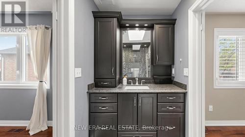 1206 Lindenrock Drive, Oakville, ON - Indoor