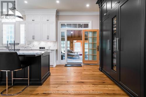 7781 Poplar Side Road, Clearview, ON - Indoor Photo Showing Kitchen With Upgraded Kitchen
