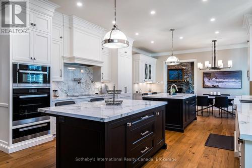 7781 Poplar Side Road, Clearview, ON - Indoor Photo Showing Kitchen With Upgraded Kitchen