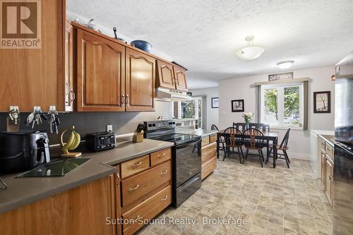 Abundance of Cupboard Space - 1565 7Th Avenue E, Owen Sound, ON 