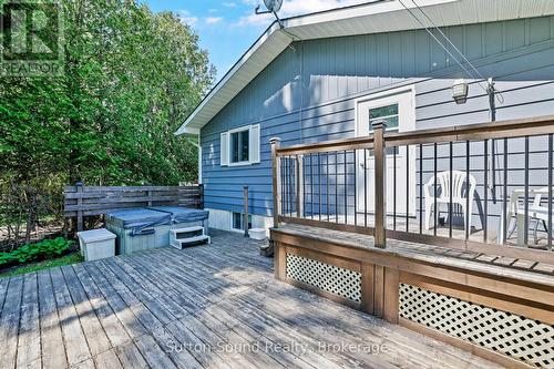 Hot Tub - 1565 7Th Avenue E, Owen Sound, ON 