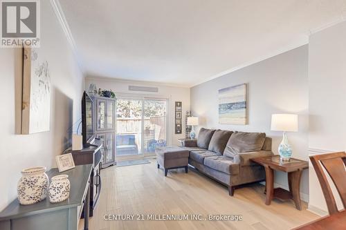 17 - 17 Craigleigh Crescent, Brampton, ON - Indoor Photo Showing Living Room