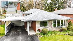 18 QUEENSTON Crescent  Kitchener, ON N2B 2V5