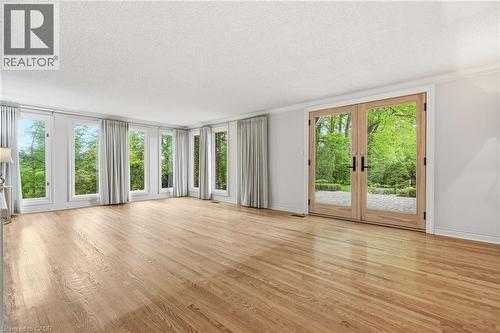 364 Shoreview Road, Burlington, ON - Indoor Photo Showing Living Room