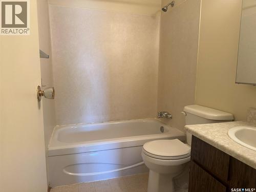 230 Gore Place, Regina, SK - Indoor Photo Showing Bathroom