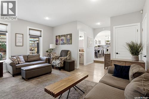 10 Louise Crescent, Regina, SK - Indoor Photo Showing Living Room